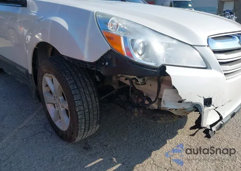 2014 Subaru Outback 2.5I Premium z USA, uszkodzony, nr VIN 4S4BRCDC2E3315520